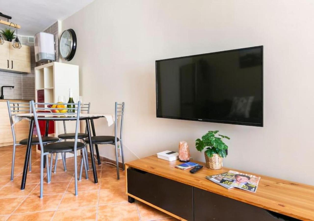 Cosy Apartment In Los Cristianos 5Min To The Ocean Bagian luar foto