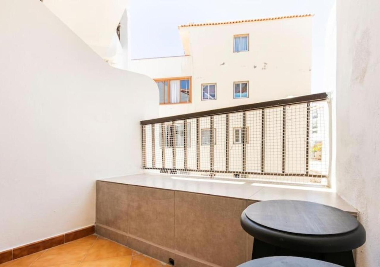 Cosy Apartment In Los Cristianos 5Min To The Ocean Bagian luar foto
