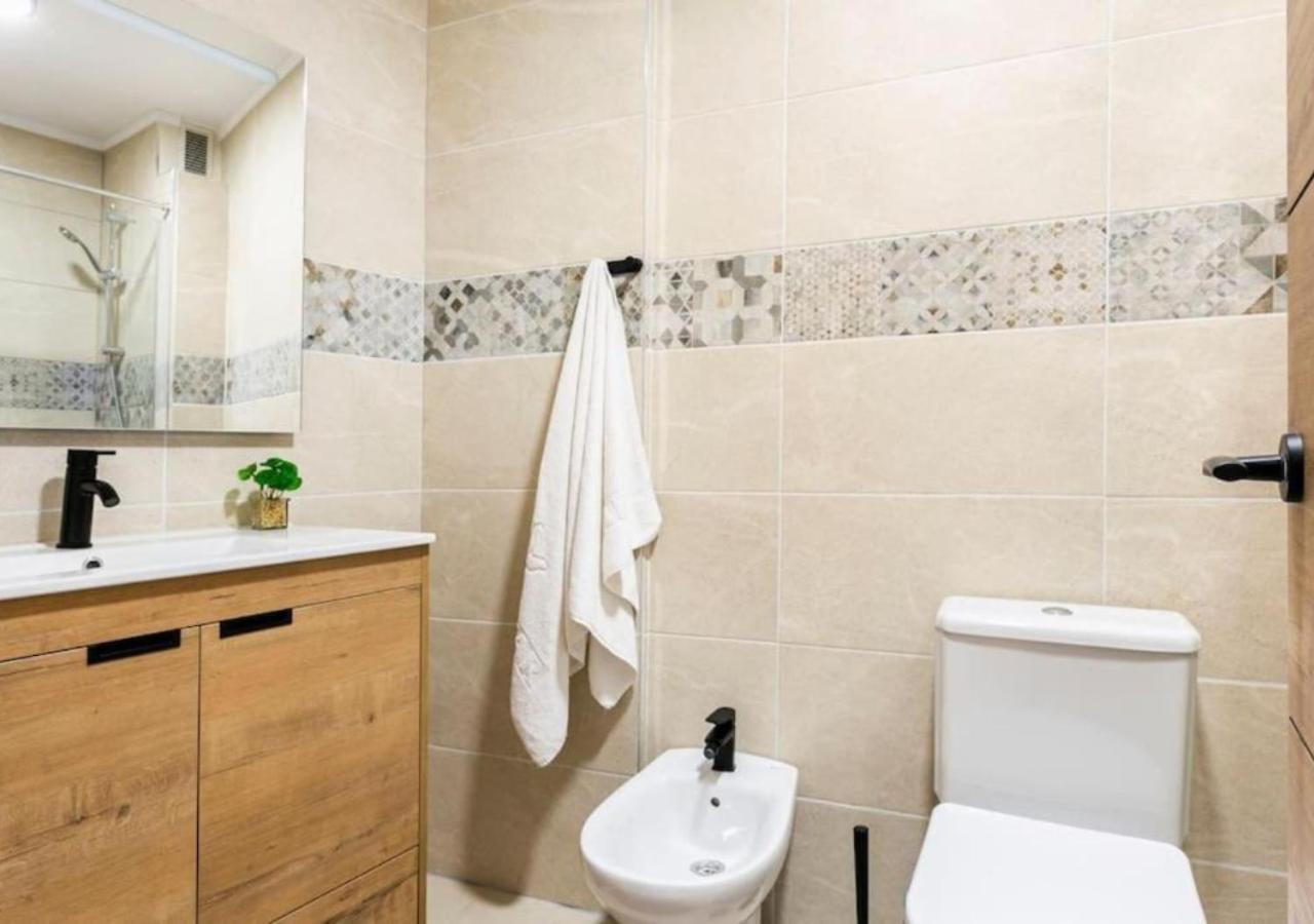 Cosy Apartment In Los Cristianos 5Min To The Ocean Bagian luar foto