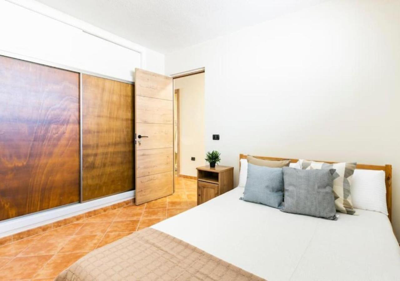 Cosy Apartment In Los Cristianos 5Min To The Ocean Bagian luar foto