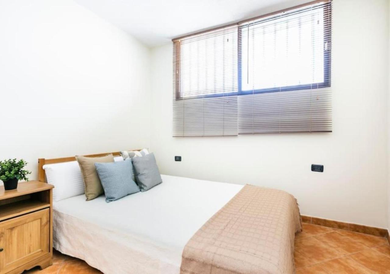 Cosy Apartment In Los Cristianos 5Min To The Ocean Bagian luar foto