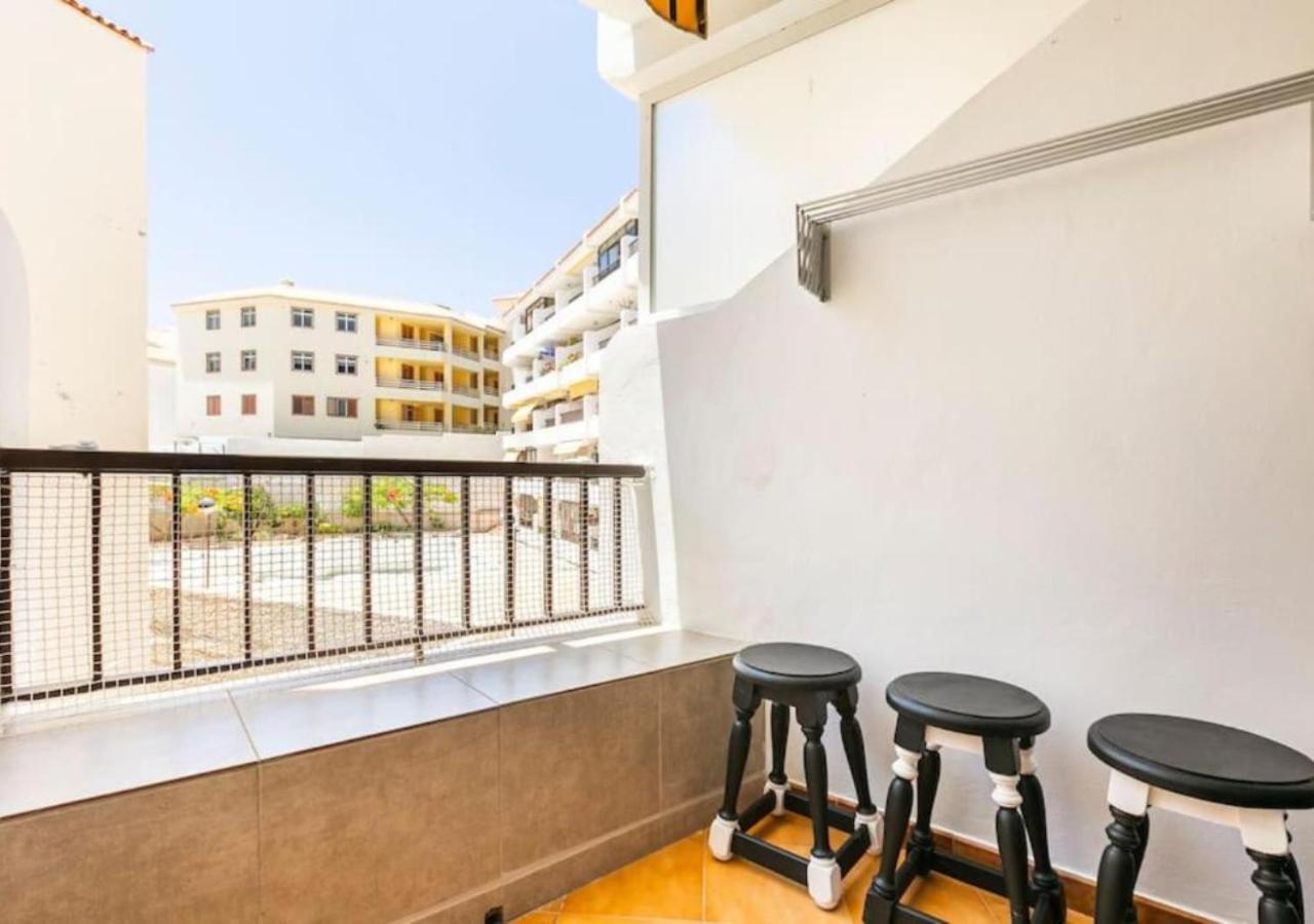 Cosy Apartment In Los Cristianos 5Min To The Ocean Bagian luar foto