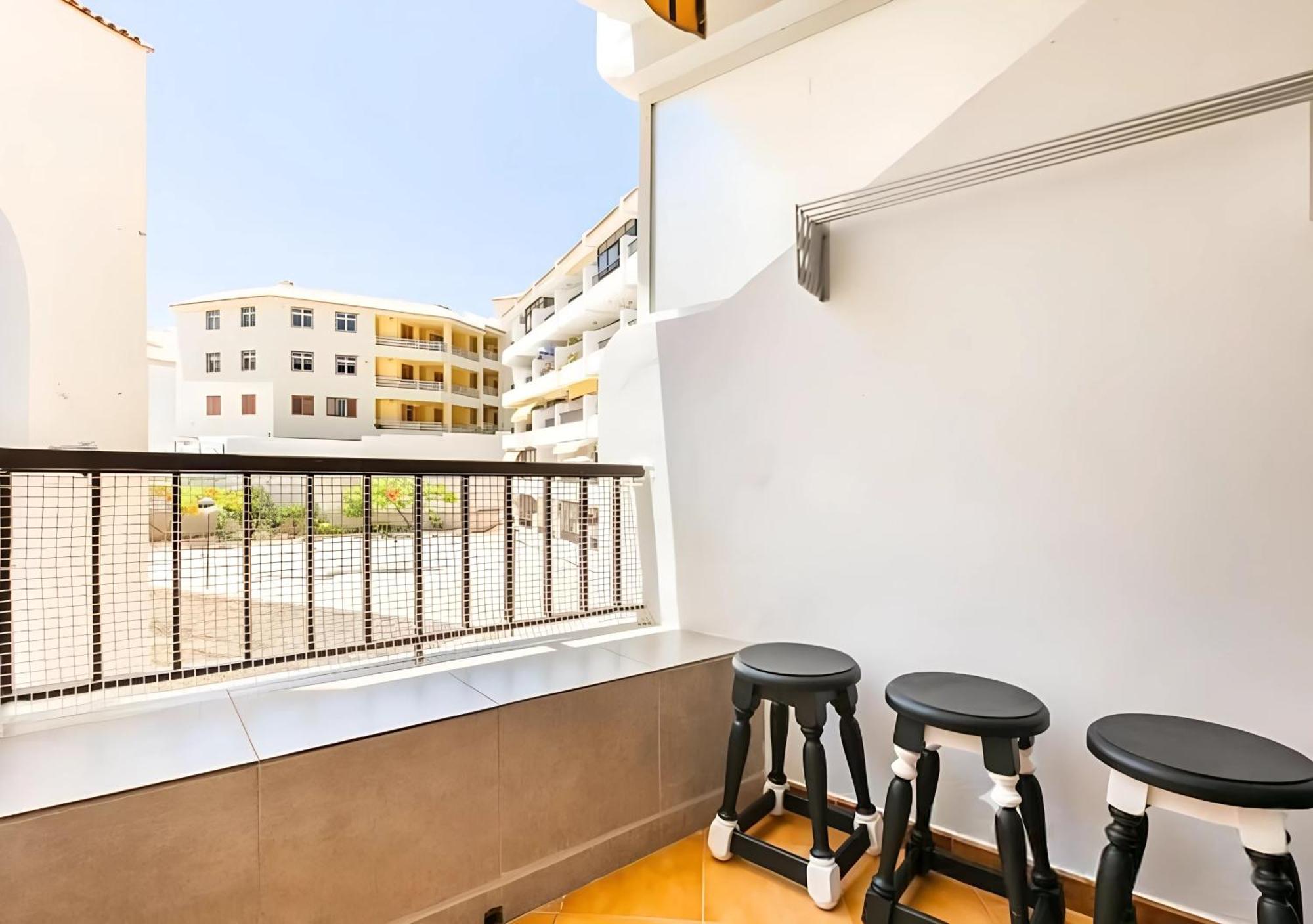 Cosy Apartment In Los Cristianos 5Min To The Ocean Bagian luar foto